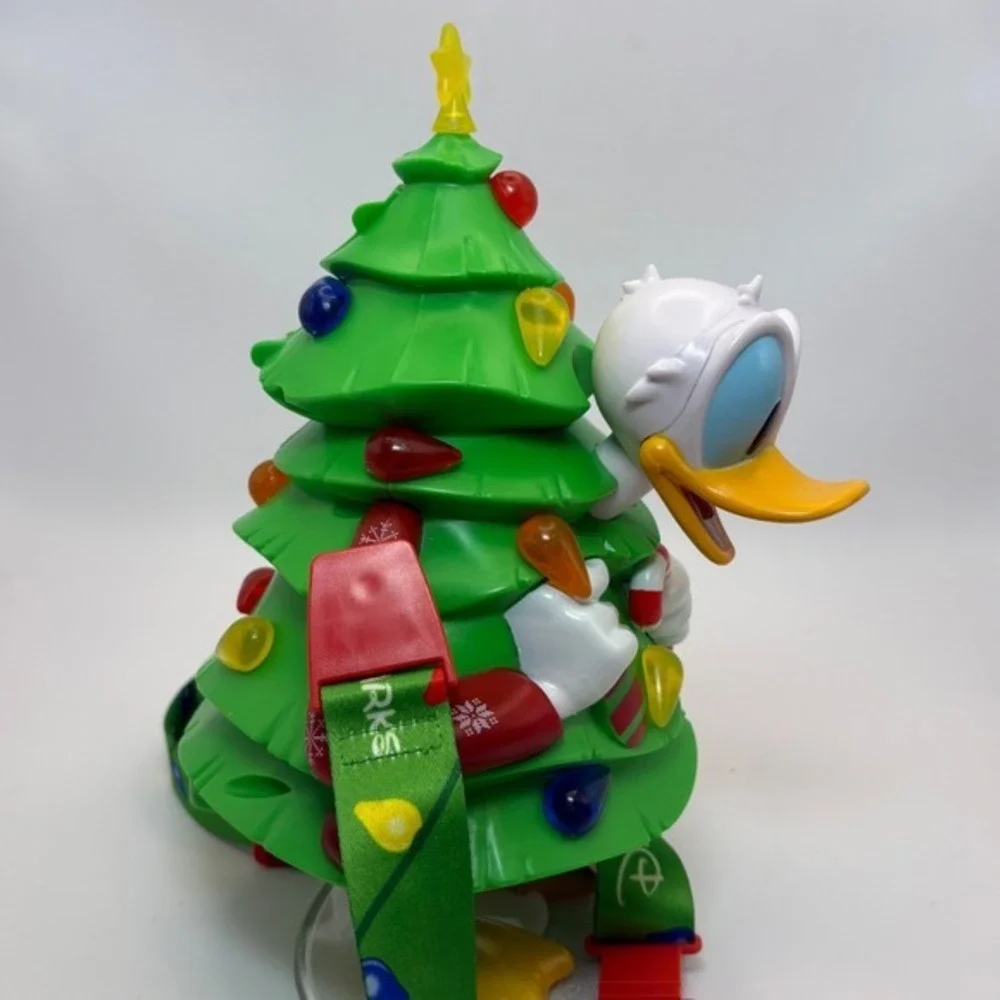 Disney Parks Donald Duck Christmas Tree Light Up Sipper Cup Holiday 2023 Novelty